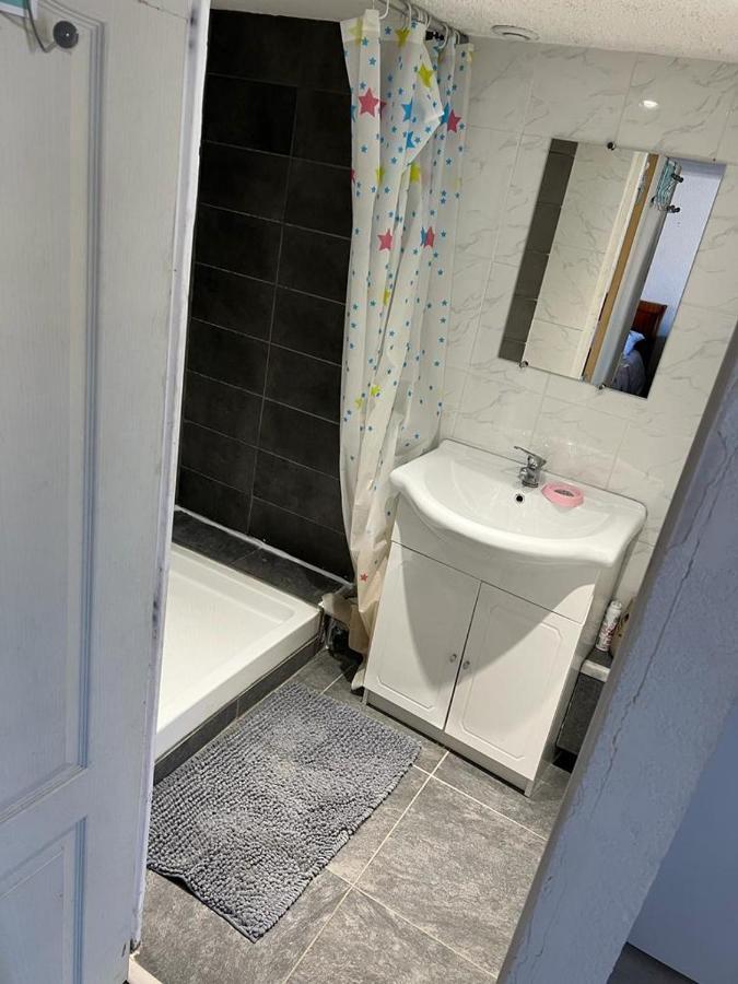 Mezzanine Apartment มงต์เปอลิเยร์ ภายนอก รูปภาพ
